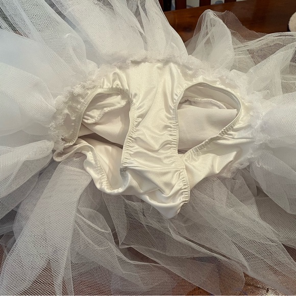 Weissman Dance White Ballet Costume Style 13663 Swan Lake - Size Medium Adult - Picture 14 of 16